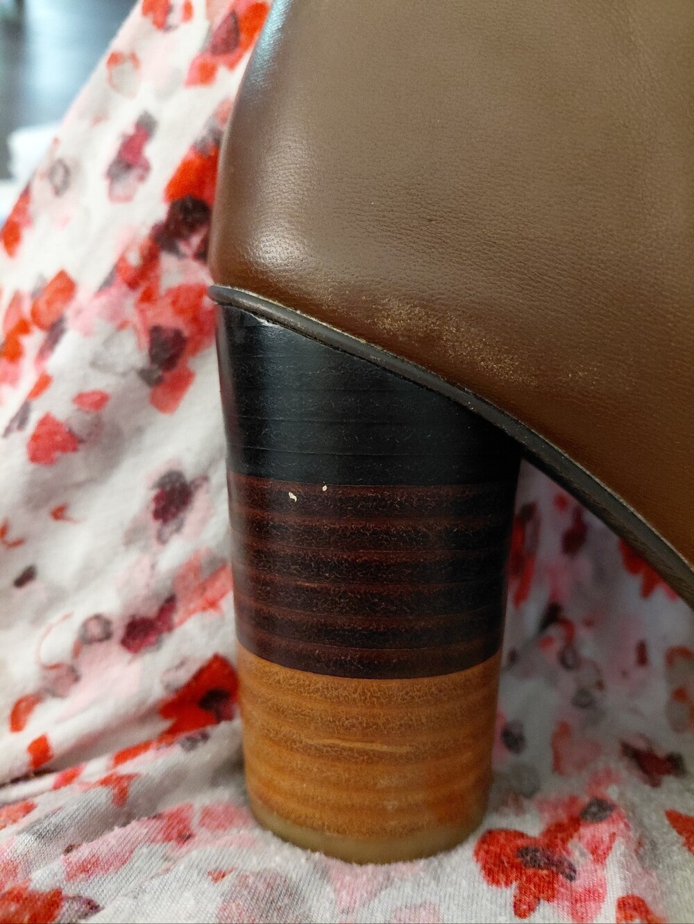 VERY VOLATILE SZ 8 LEATHER BOOTS SIDE ZIP 3.5" 3-TONE STACKED WOODEN HEAL BOOTS - Picture 11 of 16